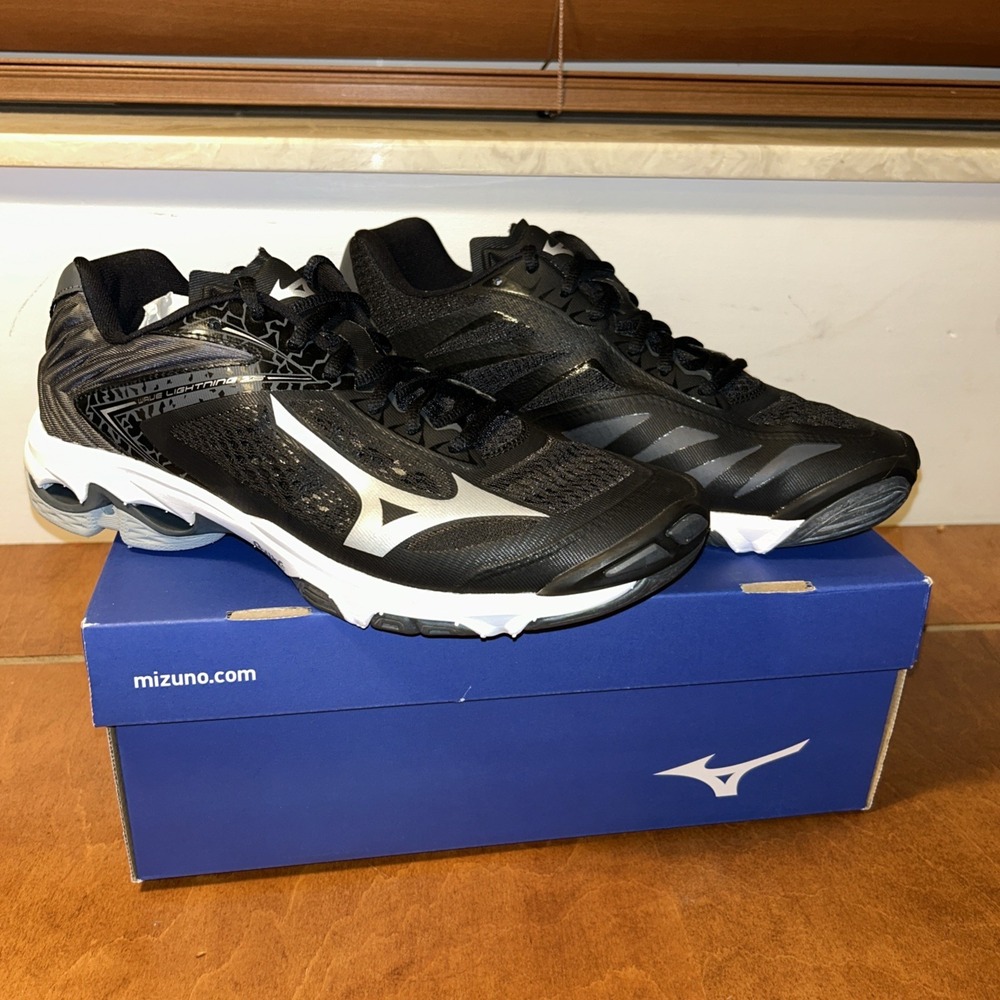 Mizuno Wave Lightning Z5 Men's Volleyball Shoes Size 9 Black New With Box